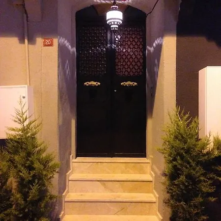 Corner Taksim 3*
