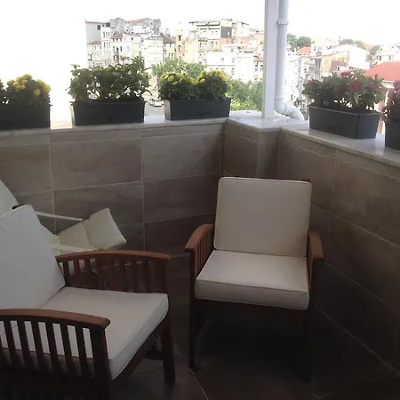 Corner Taksim 3*